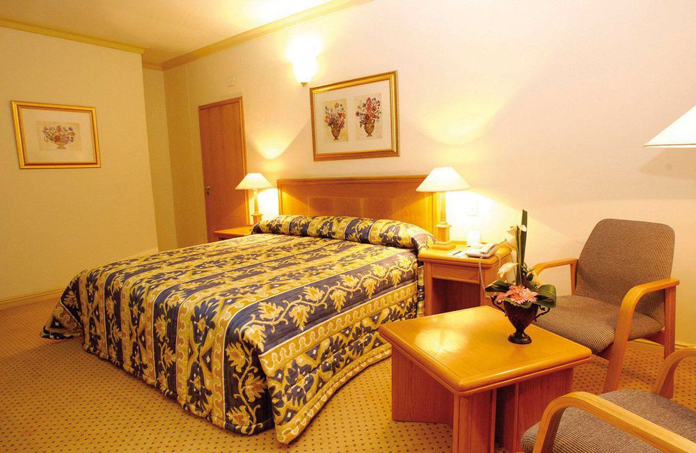Peermont Metcourt Suites At Emperors Palace Kempton Park Oda fotoğraf