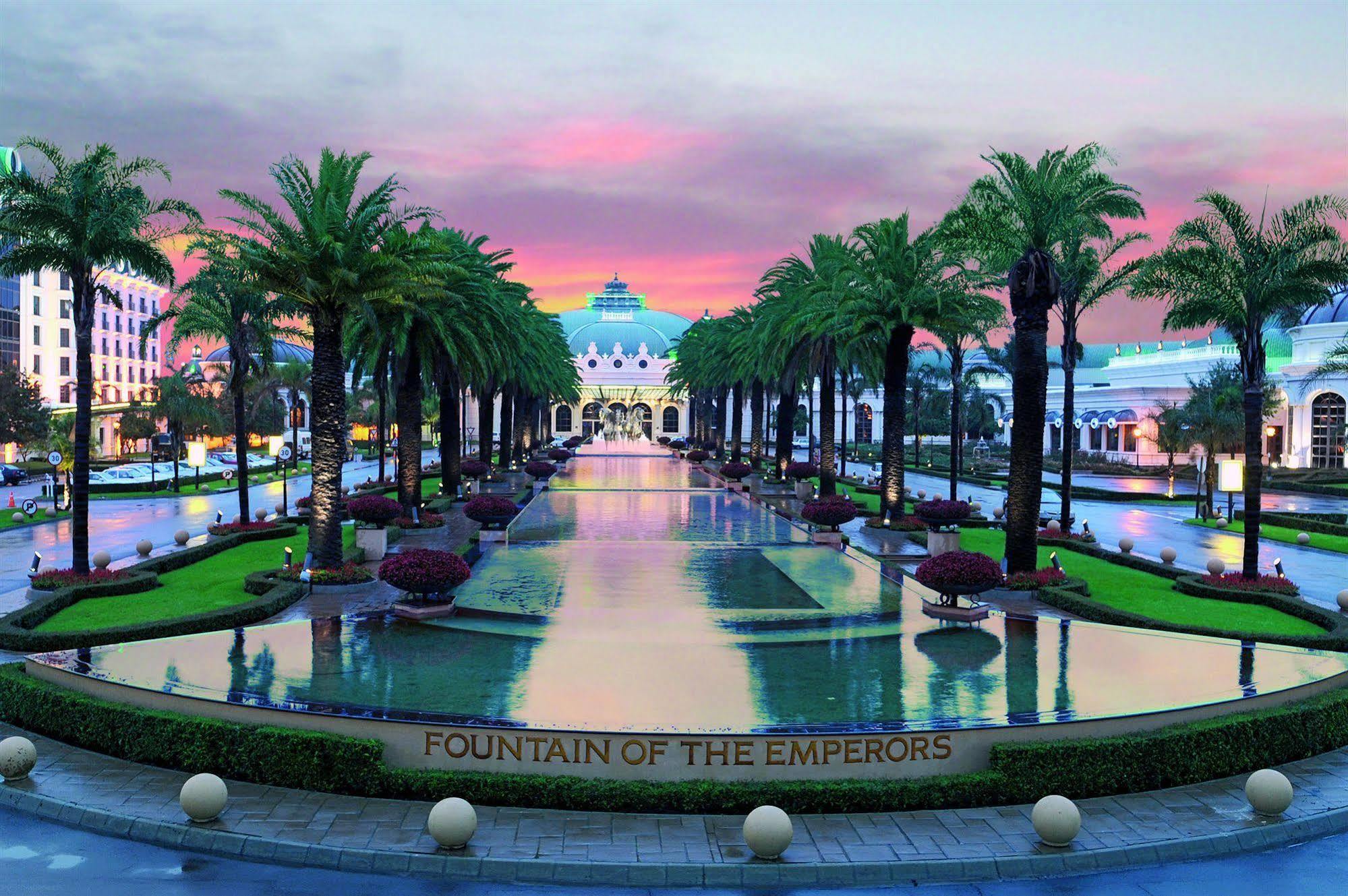 Peermont Metcourt Suites At Emperors Palace Kempton Park Dış mekan fotoğraf